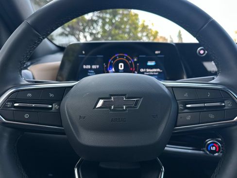 Used 2026 Chevrolet Equinox ACTIV AWD/4WD image 23