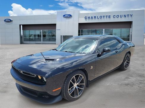 Used 2016 Dodge Challenger R/T Scat Pack w/ Leather Interior Group RWD image 2