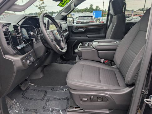 Used 2023 Chevrolet Silverado 1500 LT AWD/4WD image 15