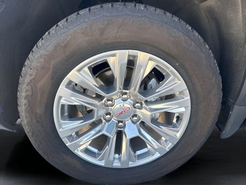 Used 2024 GMC Sierra 1500 Denali w/ Technology Package AWD/4WD image 19