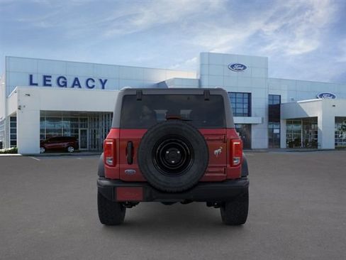 New 2026 Ford Bronco Big Bend w/ Black Diamond Package AWD/4WD image 5
