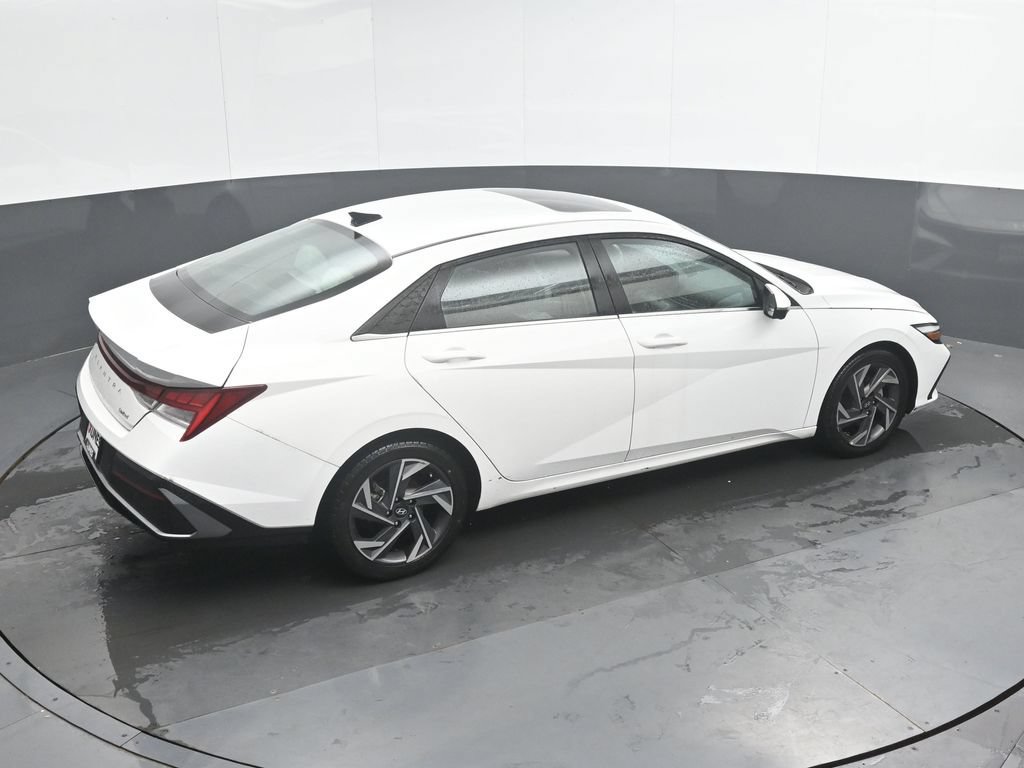 Used 2024 Hyundai Elantra Limited FWD image 31