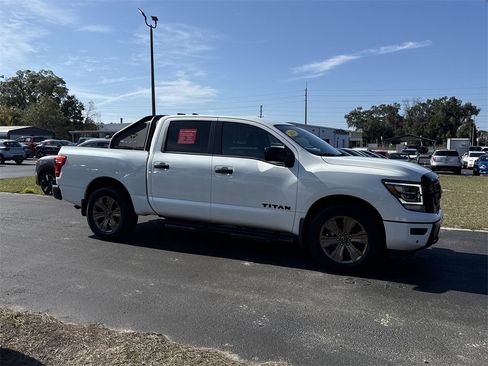 Certified 2024 Nissan Titan SV w/ SV Bronze Edition Package image 5