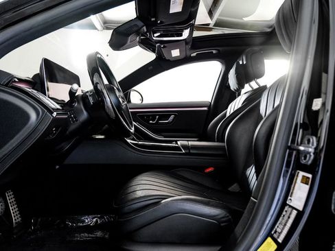Used 2022 Mercedes-Benz S 580 4MATIC Sedan w/ AMG Line Package image 3