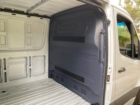 Used 2025 Mercedes-Benz Sprinter 2500 image 12