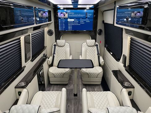 Used 2021 Mercedes-Benz Sprinter 3500 image 30