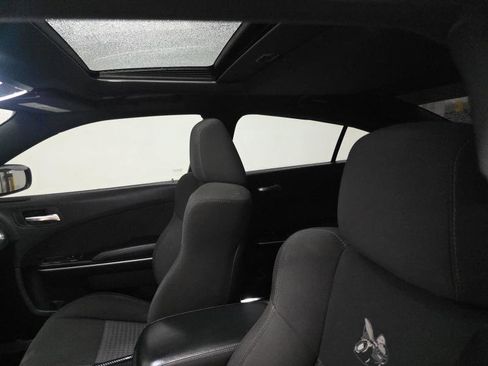 Used 2019 Dodge Charger Scat Pack w/ Navigation & Travel Group image 9