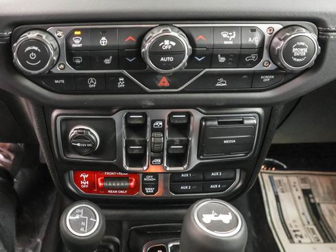 New 2026 Jeep Wrangler Unlimited Rubicon AWD/4WD image 18