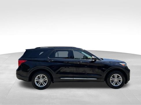 Used 2020 Ford Explorer XLT w/ Equipment Group 202A AWD/4WD image 7