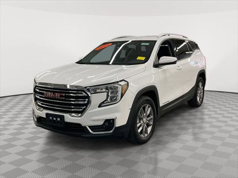 Certified 2023 GMC Terrain SLT image 3