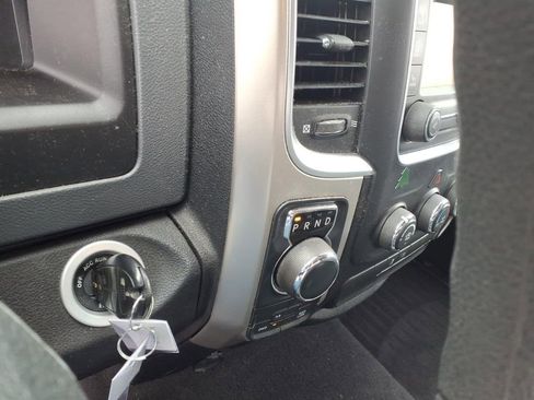 Used 2018 RAM 1500 Classic SLT image 22