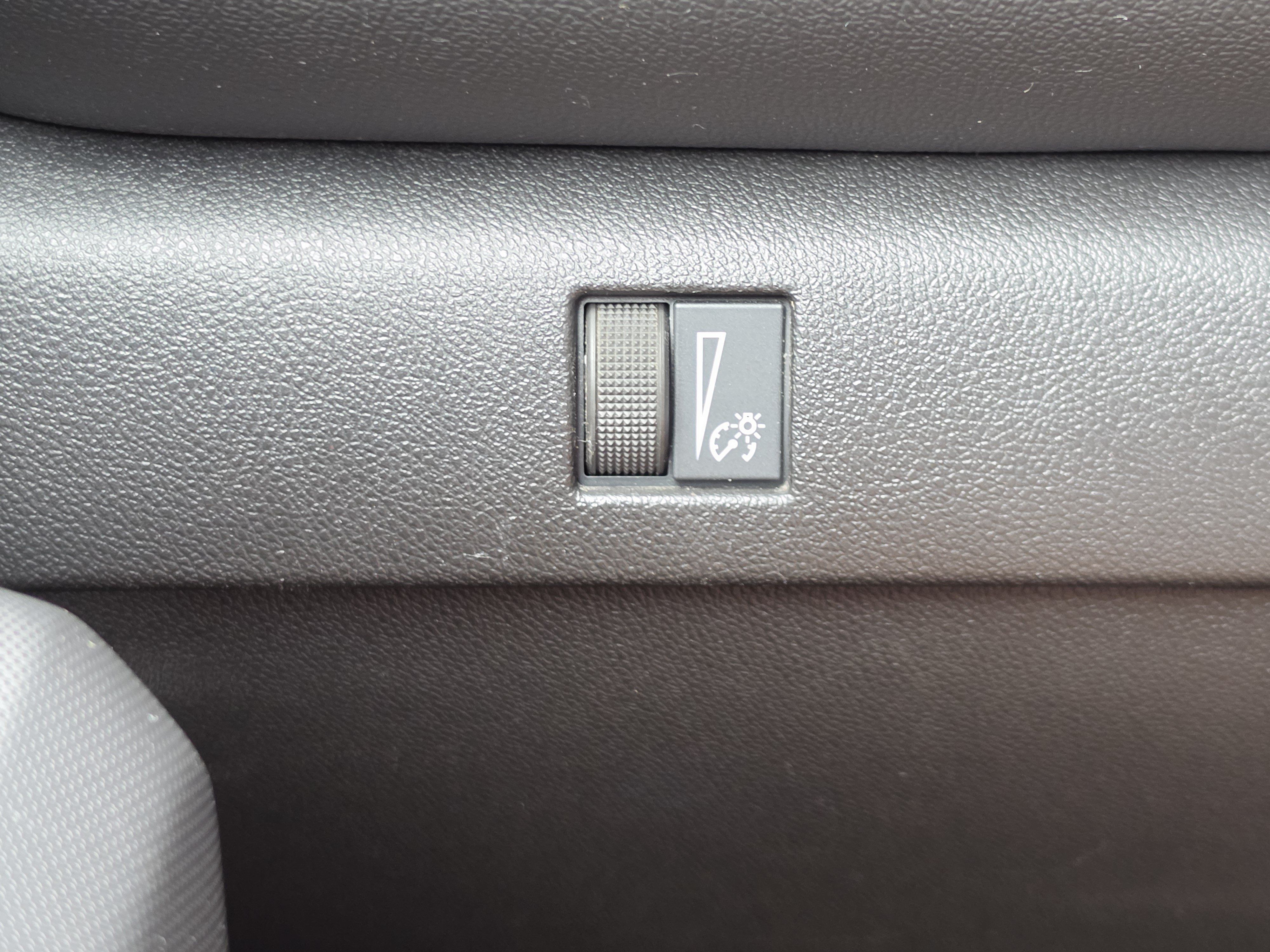 Used 2024 Chevrolet Colorado LT w/ LT Convenience Package AWD/4WD image 13