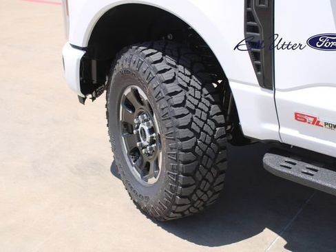 New 2026 Ford F250 Platinum w/ Tremor Off-Road Package AWD/4WD image 5