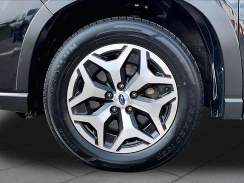 Used 2023 Subaru Forester Premium AWD/4WD image 11