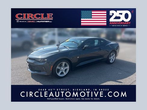 Used 2016 Chevrolet Camaro LT RWD image 1