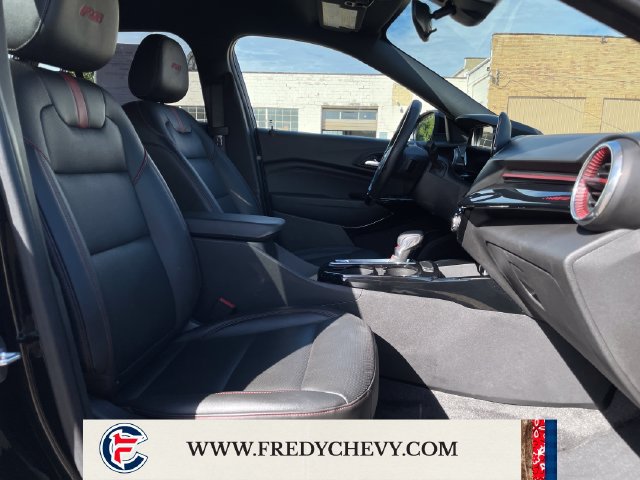 Used 2025 Chevrolet Trax RS w/ Driver Confidence Package FWD image 34