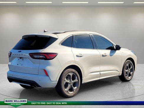 Used 2024 Ford Escape ST-Line w/ Tech Pack #1 FWD image 4