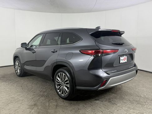 Used 2021 Toyota Highlander Limited AWD/4WD image 5