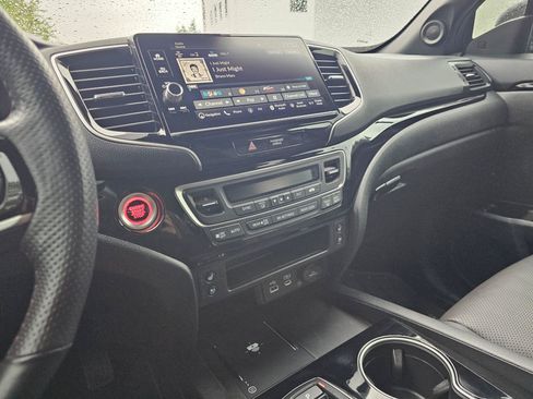 Used 2025 Honda Ridgeline Black Edition image 30