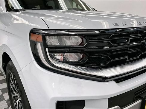 Used 2025 Ford Expedition Platinum AWD/4WD image 37