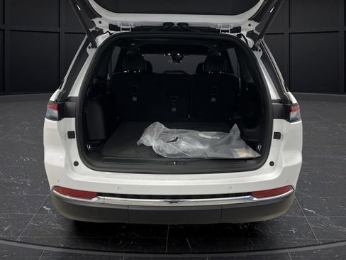 New 2025 Jeep Grand Cherokee Limited w/ Trailer Tow Package image 14