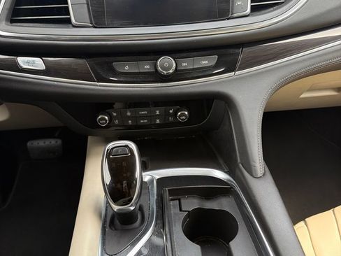 Used 2020 Buick Enclave Premium FWD image 17