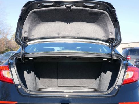 Used 2020 Honda Accord Touring image 12