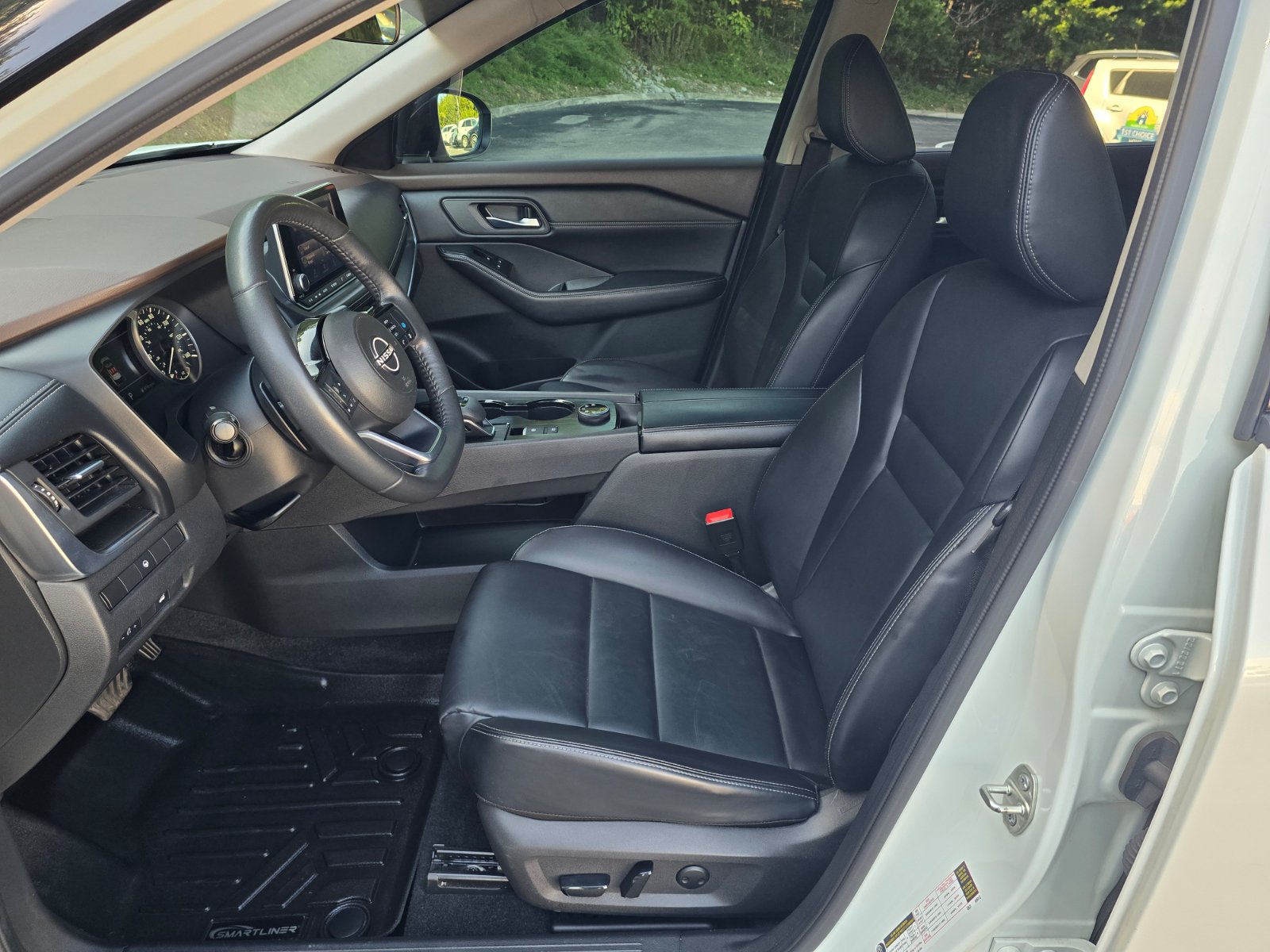 Used 2023 Nissan Rogue SV w/ SV Premium Package AWD/4WD image 11