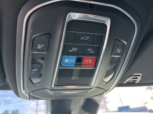 Used 2022 Jeep Wagoneer Series II image 39