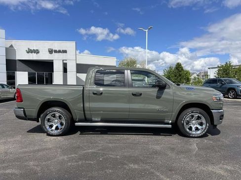 New 2026 RAM 1500 Big Horn AWD/4WD image 10