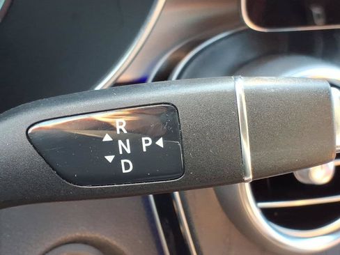 Used 2022 Mercedes-Benz GLC 300 4MATIC image 27