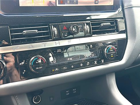 New 2026 Nissan Pathfinder SL FWD image 24