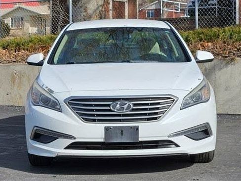 Used 2015 Hyundai Sonata SE w/ Option Group 02 FWD image 8