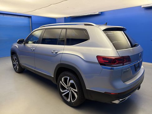 Used 2023 Volkswagen Atlas SEL AWD/4WD image 5