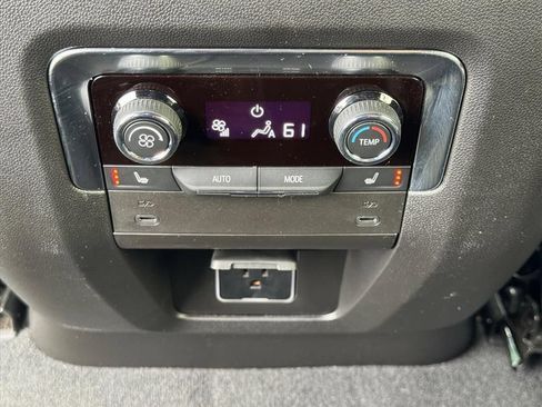 Used 2025 Chevrolet Suburban Premier AWD/4WD image 15