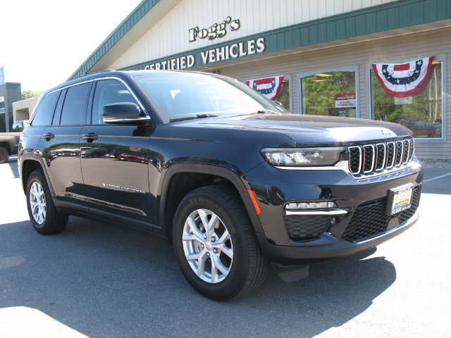 Used 2023 Jeep Grand Cherokee Limited AWD/4WD image 2