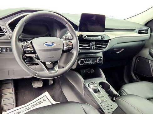 Used 2022 Ford Escape Titanium image 12