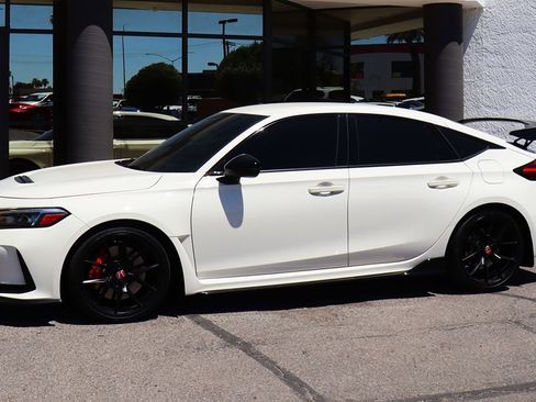 Used 2024 Honda Civic Type R image 8