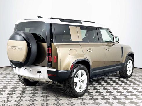 Used 2025 Land Rover Defender 110 S AWD/4WD image 5