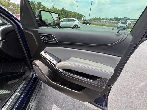 Used 2017 Chevrolet Suburban LT AWD/4WD image 31