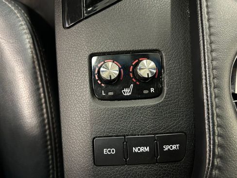 Used 2018 Toyota Avalon XLE image 15