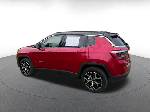 Used 2025 Jeep Compass Limited AWD/4WD image 10