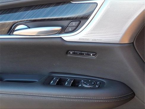 Used 2022 Cadillac XT6 Premium Luxury w/ Technology Package image 20