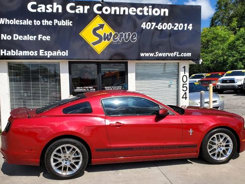 Used 2013 Ford Mustang Premium RWD image 7