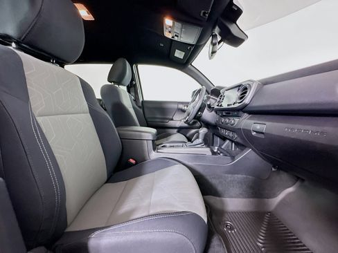 Used 2021 Toyota Tacoma TRD Off-Road RWD image 29