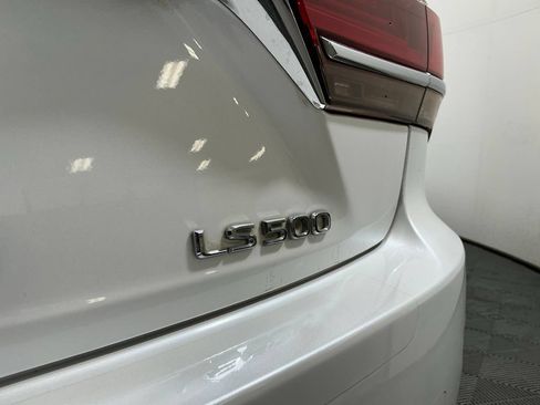 Used 2019 Lexus LS 500 w/ Interior Upgrade Package RWD image 31