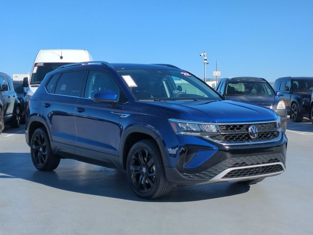 Used 2022 Volkswagen Taos SE FWD image 3