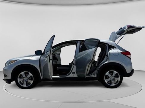 Used 2016 Honda HR-V EX image 29