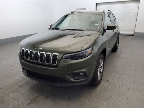 Used 2019 Jeep Cherokee Latitude Plus w/ Cold Weather Group AWD/4WD image 15