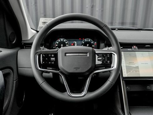 New 2025 Land Rover Discovery Sport S image 17